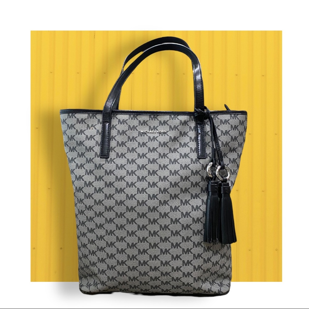 Michael Kors Signature Tote
